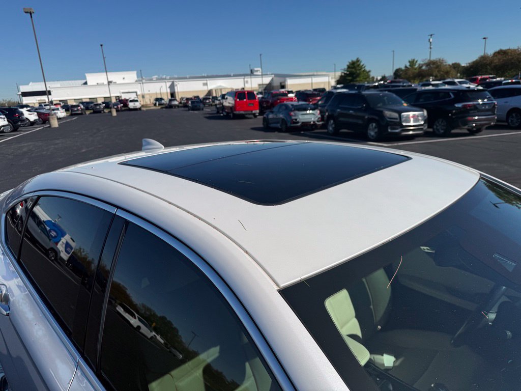 Used 2018 Chevrolet Impala Premier w/ Premier Confidence Package FWD image 9