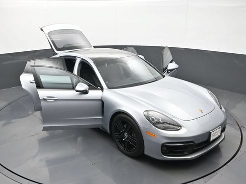 Certified 2023 Porsche Panamera 4 AWD/4WD image 32