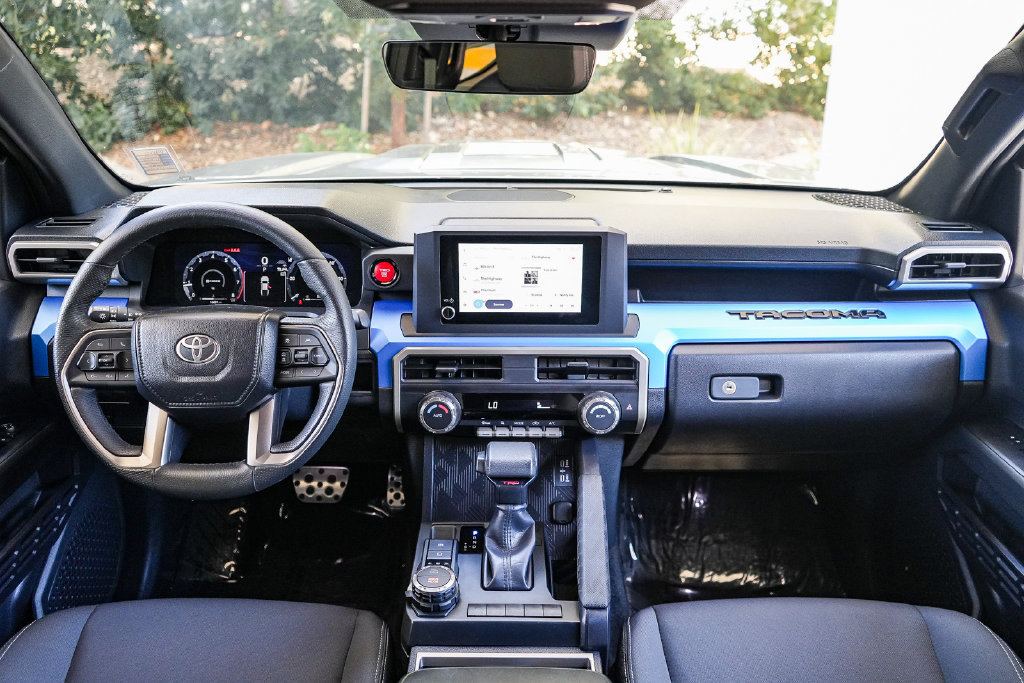Used 2025 Toyota Tacoma TRD Sport AWD/4WD image 13