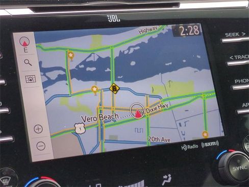 Used 2020 Toyota Camry XLE image 25