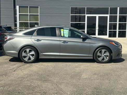 Used 2017 Hyundai Sonata Limited image 3