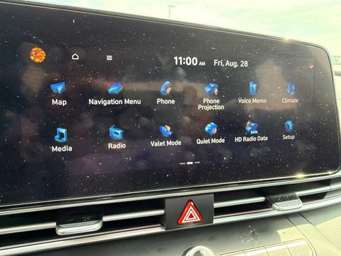 Used 2025 Hyundai Elantra SEL FWD image 33