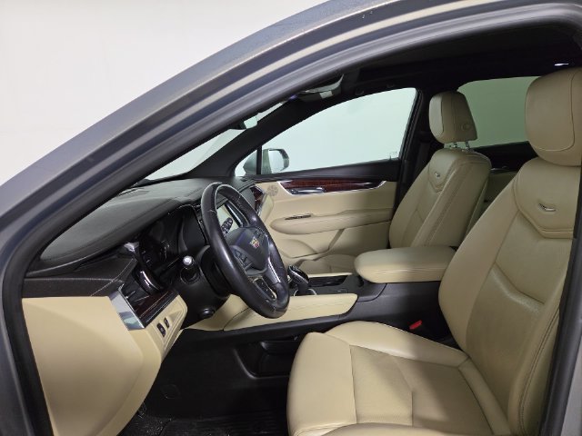Used 2018 Cadillac XT5 Luxury w/ Driver Awareness Package FWD image 13