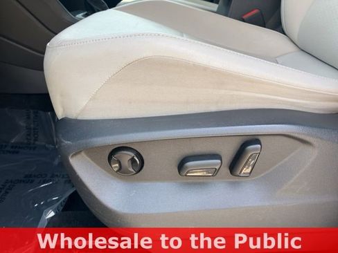 Used 2018 Volkswagen Tiguan S image 13