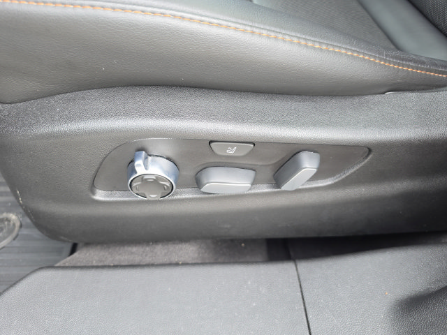 Used 2020 Cadillac XT4 Sport w/ LPO, Midnight Sport Package FWD image 25