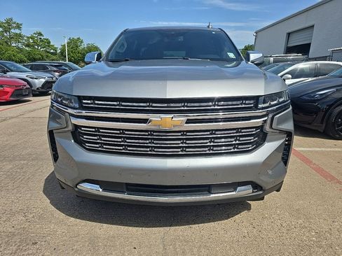 Used 2023 Chevrolet Suburban Premier AWD/4WD image 2
