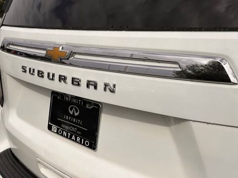 Used 2022 Chevrolet Suburban LT image 31