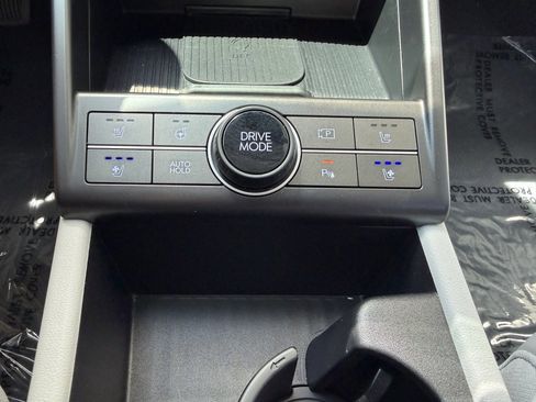 Used 2024 Hyundai Kona Limited FWD image 26