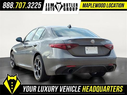 Used 2023 Alfa Romeo Giulia Veloce image 2