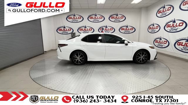 Used 2024 Toyota Camry SE FWD image 9
