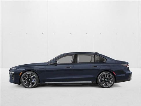 New 2026 BMW 750e xDrive w/ Executive Package image 3
