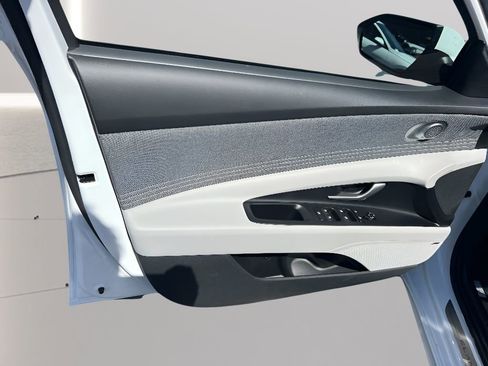 New 2026 Hyundai Elantra Limited FWD image 17
