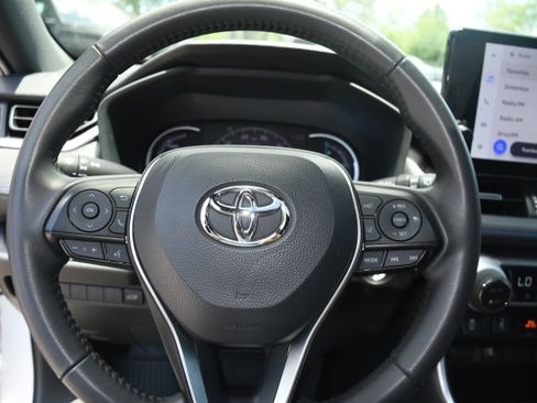 Used 2023 Toyota RAV4 XSE AWD/4WD image 13