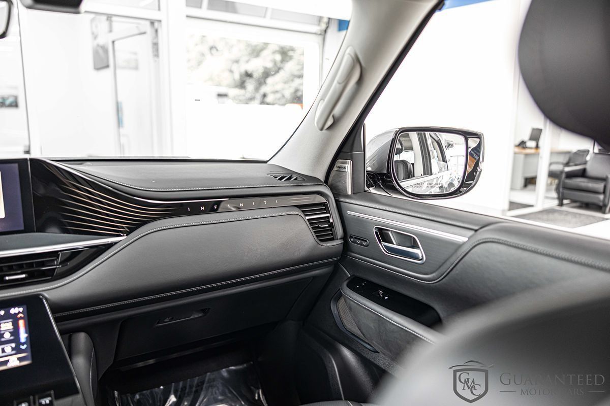 Used 2025 INFINITI QX80 Sensory AWD/4WD image 39