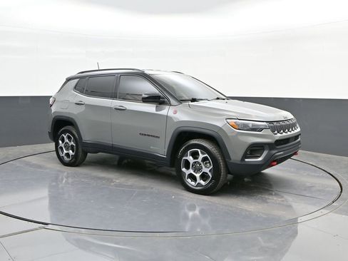 Used 2022 Jeep Compass Trailhawk w/ Trailhawk Elite Group image 17