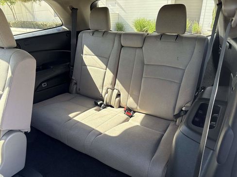 Used 2016 Honda Pilot LX image 13
