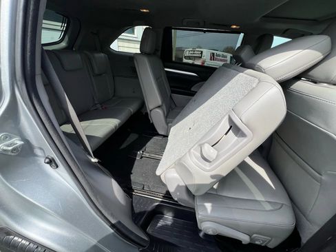 Used 2017 Toyota Highlander XLE image 41