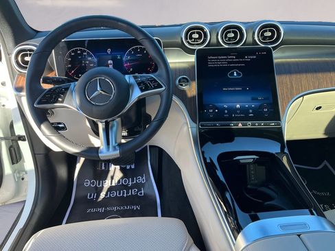 Certified 2025 Mercedes-Benz GLC 300 4MATIC image 10