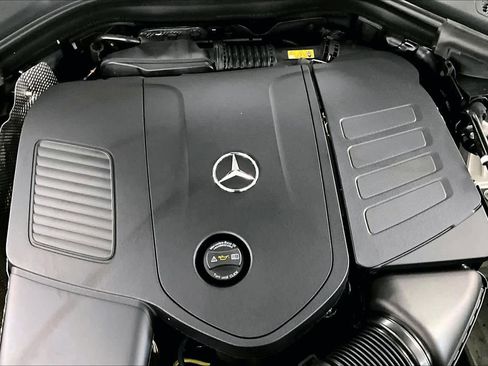 Used 2024 Mercedes-Benz GLC 300 4MATIC image 31