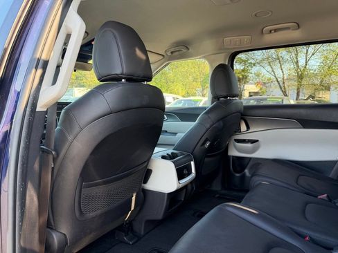 Certified 2024 Kia Carnival LX FWD image 27