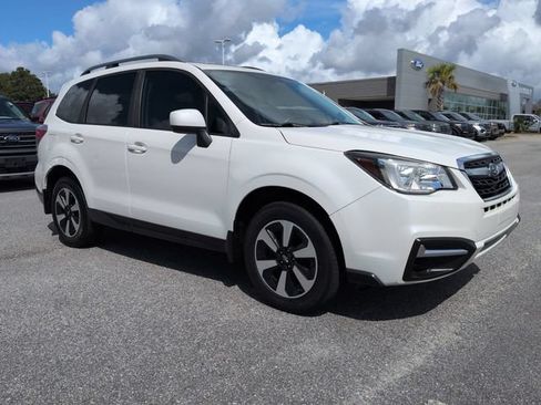 Used 2018 Subaru Forester 2.5i Premium w/ All-Weather Package AWD/4WD image 2