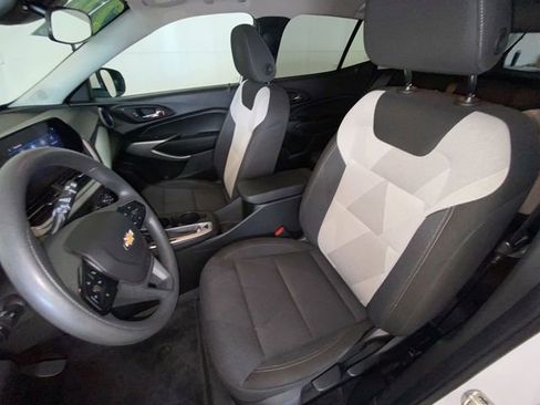 Used 2024 Chevrolet Trax LS w/ LS Convenience Package FWD image 14