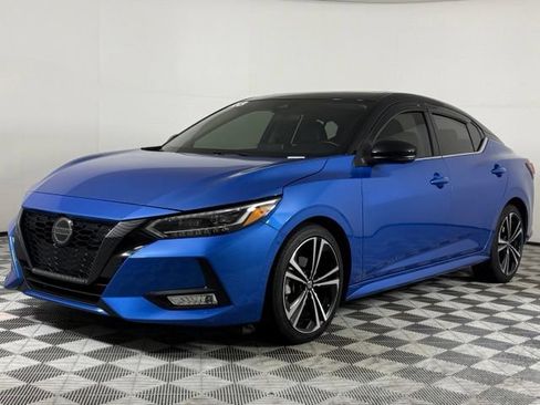 Used 2023 Nissan Sentra SR w/ SR Premium Package FWD image 2
