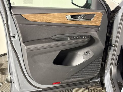 New 2026 Volkswagen Atlas SE image 10