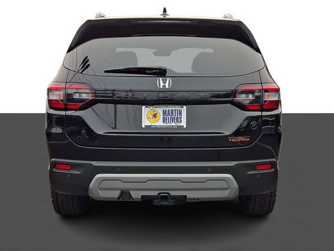 Certified 2025 Honda Pilot TrailSport image 5