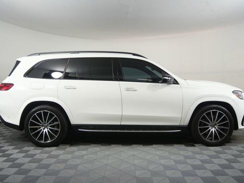 Used 2025 Mercedes-Benz GLS 450 4MATIC image 2
