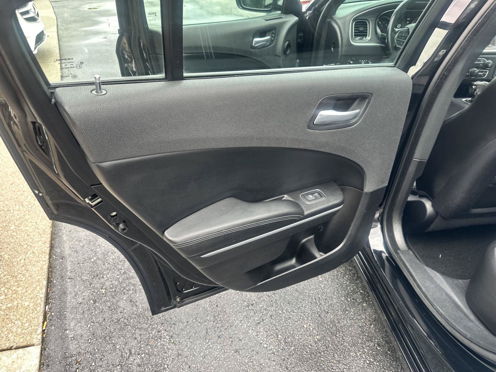 Used 2021 Dodge Charger SXT w/ Leather Interior Group RWD image 30