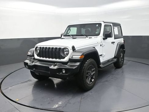 Used 2024 Jeep Wrangler Sport AWD/4WD image 6