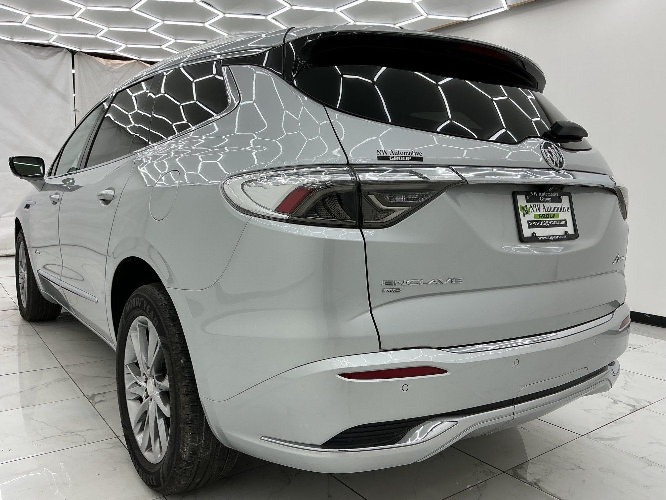 Used 2022 Buick Enclave Avenir w/ Trailering Package, 5000 lbs. AWD/4WD image 9