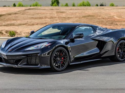 Used 2024 Chevrolet Corvette Z06 w/ Stealth Interior Trim Package RWD image 7