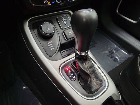 Used 2020 Jeep Compass Latitude AWD/4WD image 19