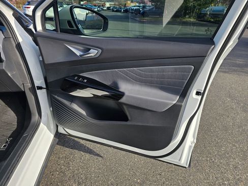 Used 2023 Volkswagen ID.4 Pro S image 10