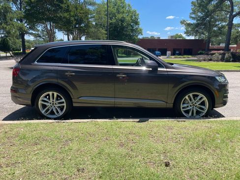 Used 2017 Audi Q7 3.0T Prestige AWD/4WD image 6