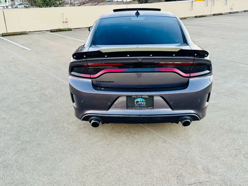 Used 2019 Dodge Charger Scat Pack w/ Daytona Edition image 12