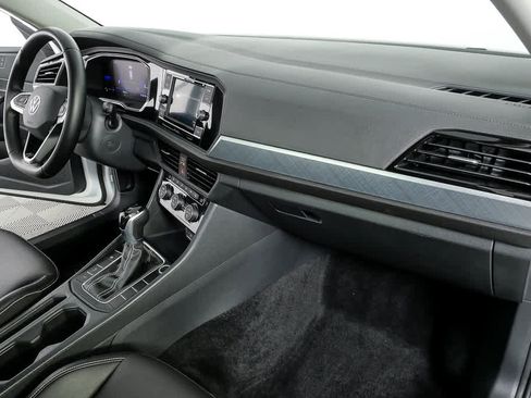 Used 2023 Volkswagen Jetta SE image 24