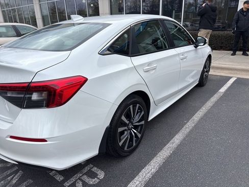 Used 2023 Honda Civic EX image 12
