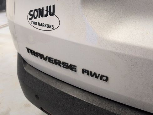 Used 2021 Chevrolet Traverse RS image 38