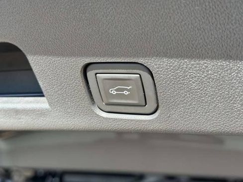 Used 2026 Chevrolet Traverse LT AWD/4WD image 10
