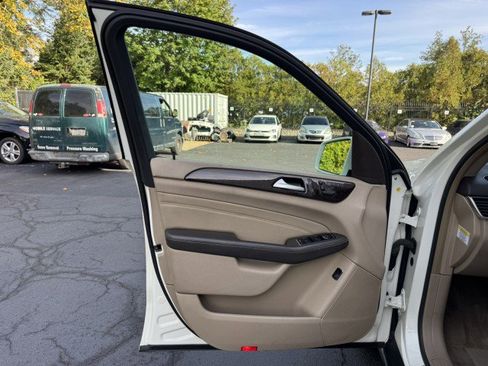 Used 2013 Mercedes-Benz ML 350 4MATIC image 18