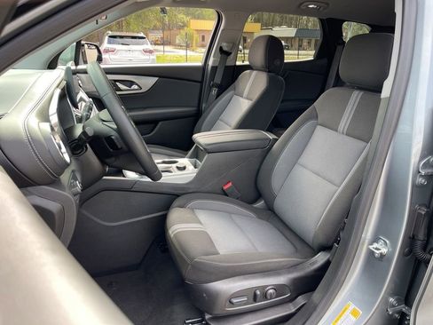 Used 2025 Chevrolet Blazer LT AWD/4WD image 18