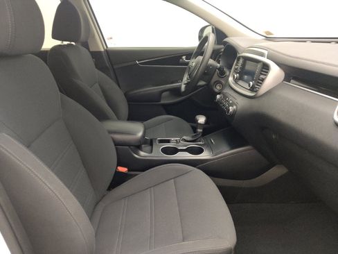 Used 2019 Kia Sorento L FWD image 21