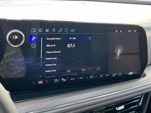 Certified 2025 Chevrolet Suburban Premier image 29