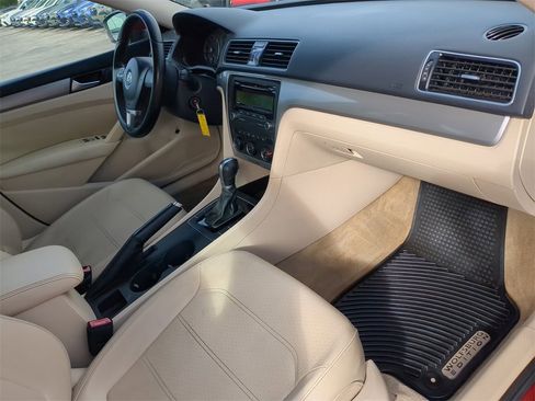 Used 2015 Volkswagen Passat 1.8T Wolfsburg Edition image 11