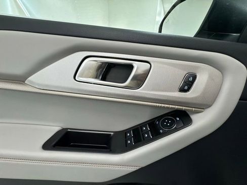 New 2026 Ford Explorer Active w/ Active Comfort Package image 17