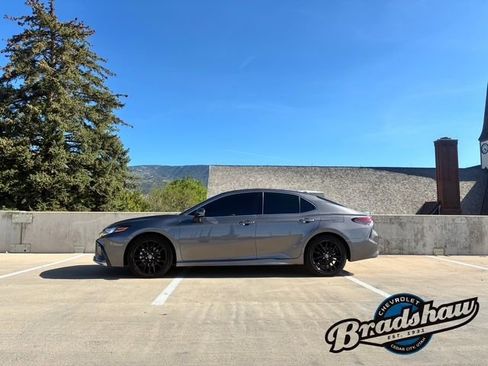 Used 2023 Toyota Camry XSE FWD image 4