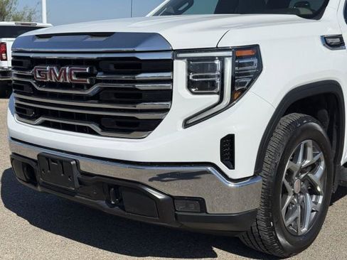 Used 2023 GMC Sierra 1500 SLT image 14
